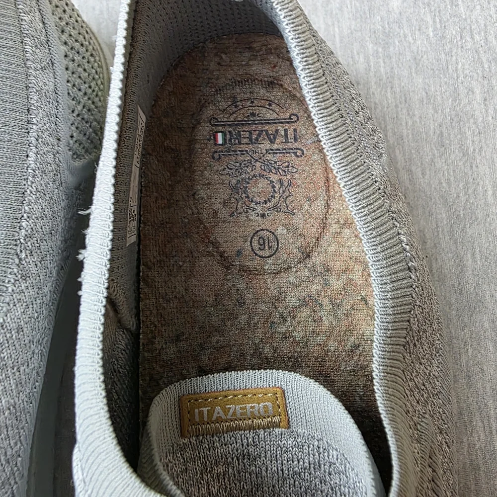 Itazero Men's Light Gray Loafers Size 16